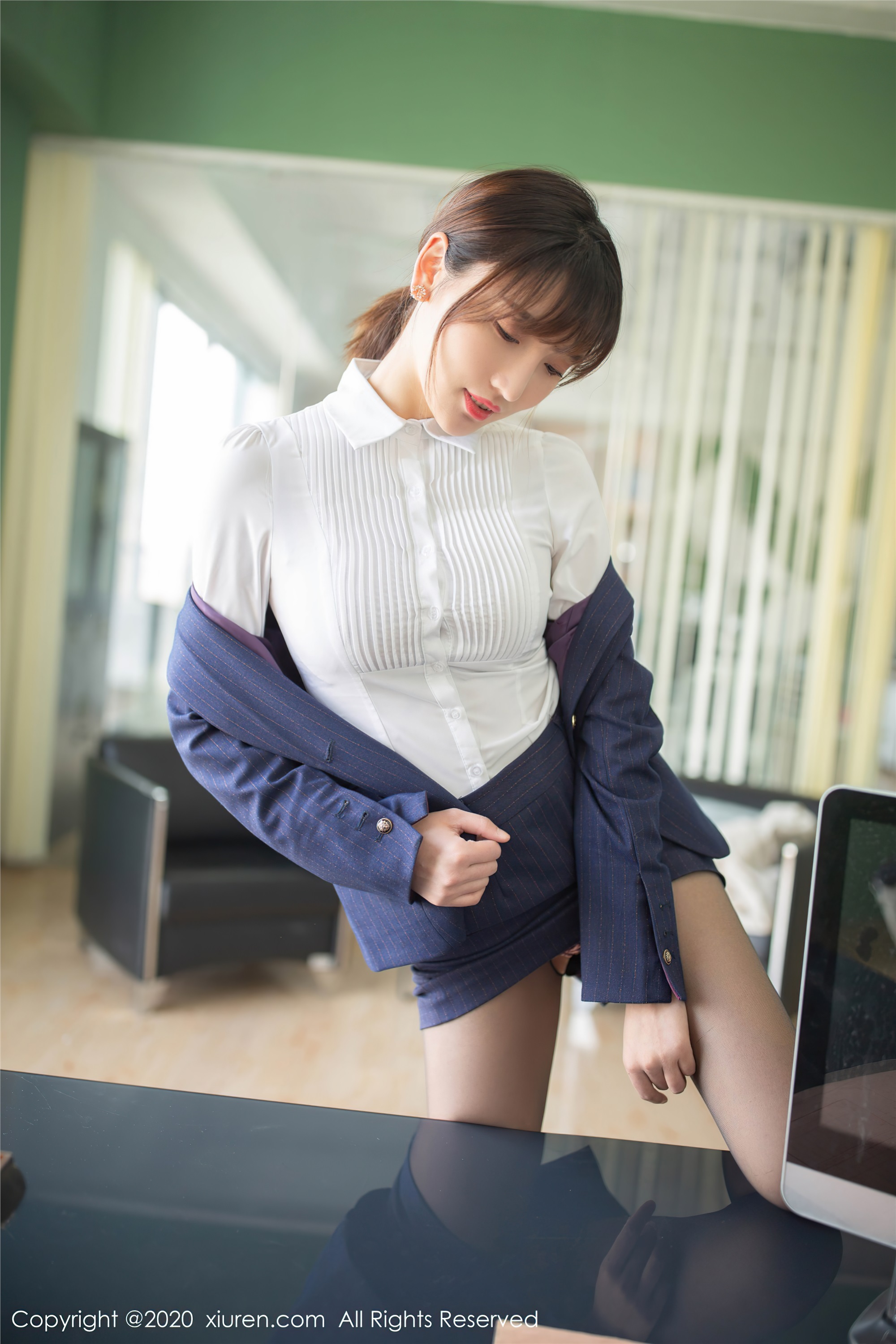 秀人网美媛馆 2020-09-18 Vol.2577 陆萱萱